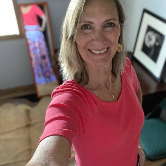 Meet your Posher, Sharon - Picture 1 of 1